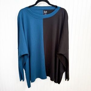 Planet by Lauren G Black & Blue Colorblock Dolman Sleeve Swing Tee Women’s OS